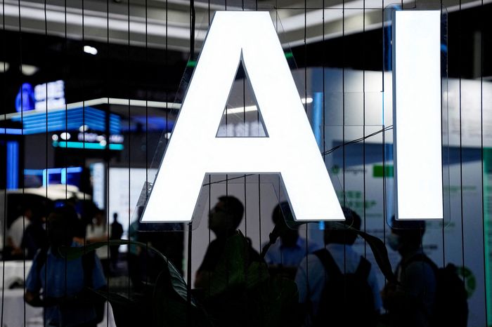 🤖 中国人工智能在芯片短缺中创新中国科技公司正在适应对先进AI芯片的限制，专注于提高效率和专业化应用