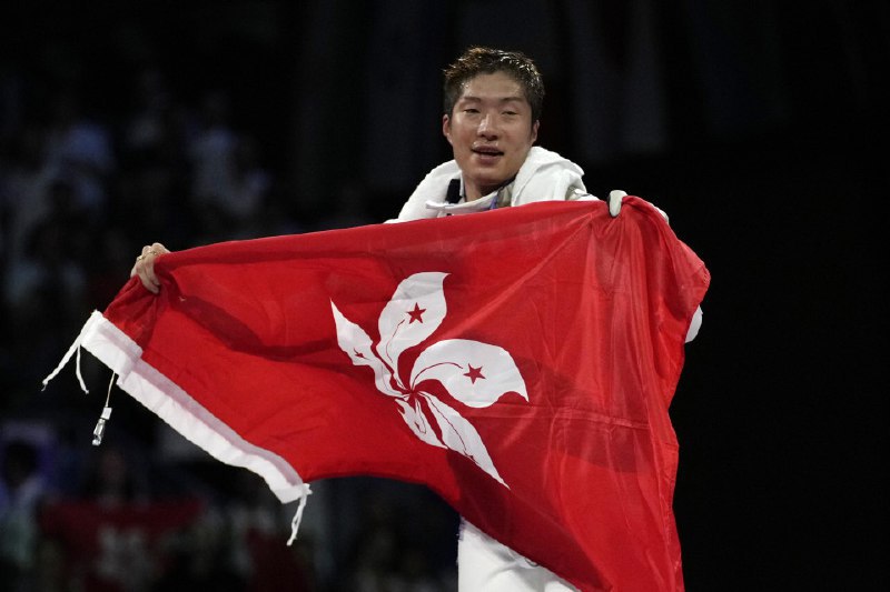 🤺 香港奥运佳绩被政治紧张局势笼罩香港击剑队在2024年巴黎奥运会上取得了非凡的成功，获得了两枚金牌