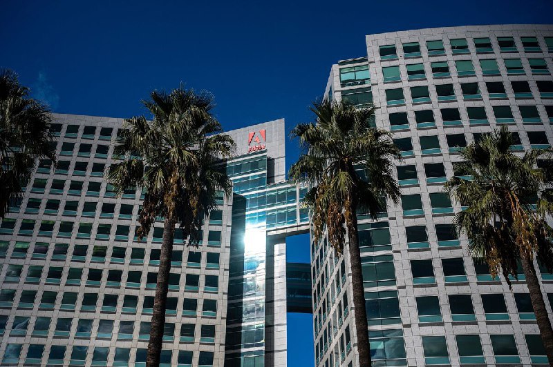 📈 Adobe Stock 凭借 AI 驱动的盈利预测飙升Adobe 公司股价在盘后交易中飙升超过 14%，此前该公司宣布了强劲的盈利预测，这得益于其新的 AI 驱动的创意工具的采用