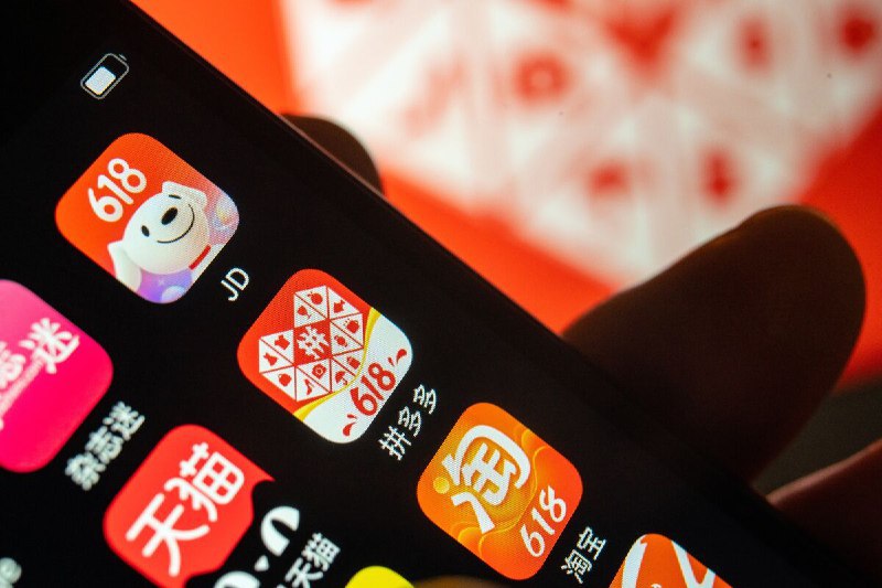📱 苹果联手中国巨头阿里巴巴和京东，推动Vision Pro亚洲市场发布为了提升Vision Pro在亚洲市场的吸引力，苹果与中国电商巨头阿里巴巴和京东达成合作，将为这款混合现实头显提供专用应用程序