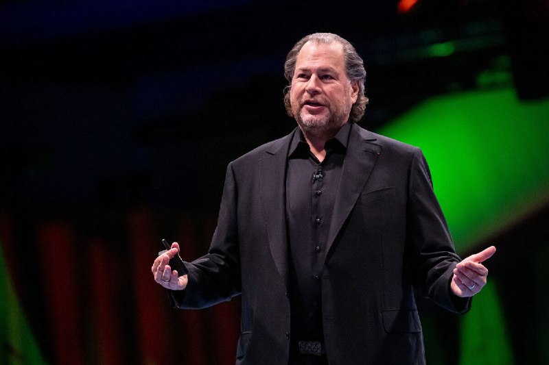🤖 Salesforce 推出全新 AI “代理” 以革新业务运营Salesforce 首席执行官 Marc Benioff 在旧金山举办的 Dreamforce 大会上宣布推出创新型生成式 AI 工具，称为“代理”，专为企业客户设计