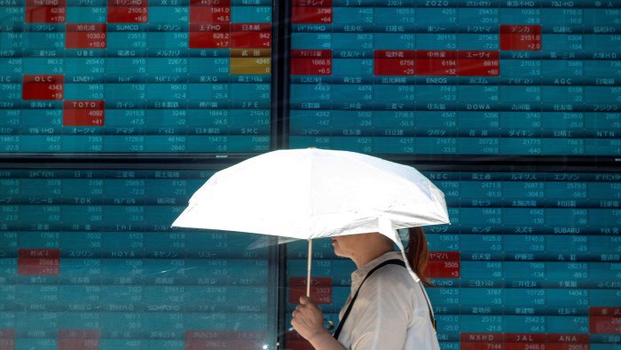 📉 全球科技股暴跌，华尔街抛售潮蔓延周四，欧洲和亚洲的科技股出现大幅下跌，反映出华尔街开始的抛售潮