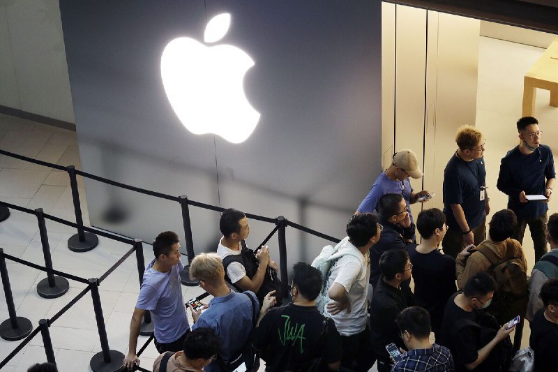 🍎 苹果超预期营收，新款 iPad 驱动增长苹果公司公布了其第三财季的财报，营收增长 5% 至 858 亿美元，超过分析师预期的 845 亿美元