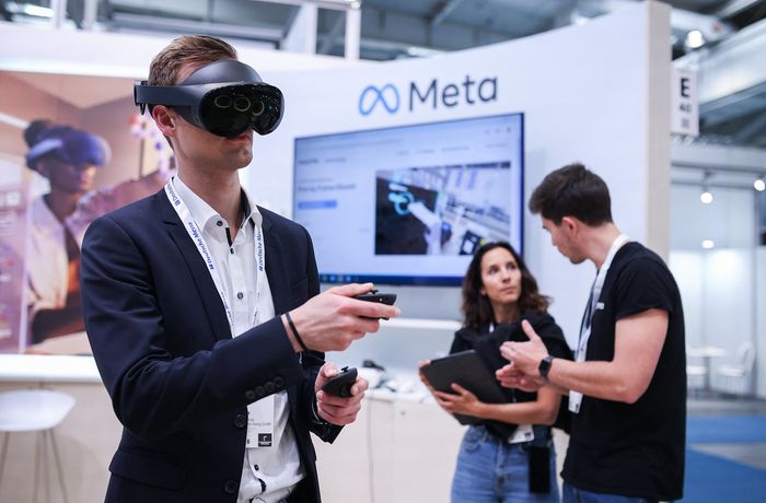 📈 Meta AI 投资推动利润增长，尽管成本上升Meta Platforms 报告称，其季度数字广告收入增长 22%，达到 391 亿美元