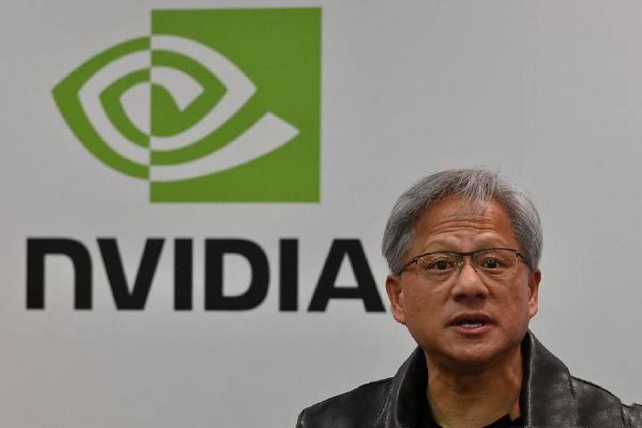 第一指日可待？英伟达市值突破3万亿美元 超越苹果公司美东时间周三（6月5日），人工智能（AI）龙头股英伟达股价大涨5%，刷新历史新高，市值突破3万亿美元，超越苹果，成为全球市值第二高的公司，仅次于微软