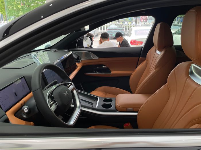 🚗特斯拉在中国驾驶辅助市场竞争中落后特斯拉在提供先进驾驶辅助功能方面落后于中国电动汽车 (EV) 制造商，尤其是其全自动驾驶 (FSD) 软件