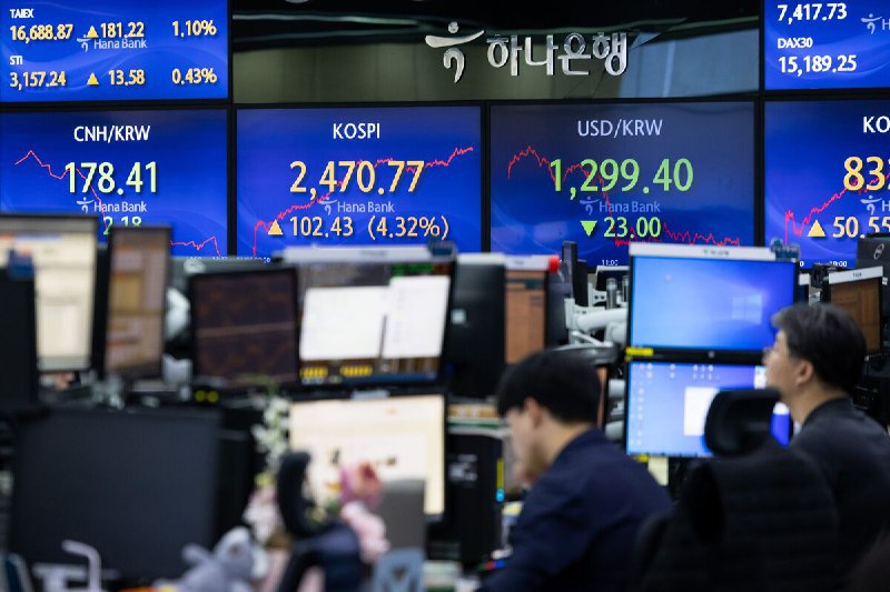 🤖 未来资产拥抱人工智能以降低投资成本未来资产金融集团管理着超过6000亿美元的资金，正在积极采用人工智能来改进服务并降低费用
