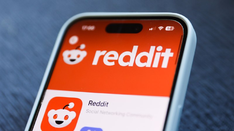 🤖 Reddit CEO：微软 AI 爬取数据“真让人头疼”Reddit CEO 史蒂夫·霍夫曼公开批评微软未经许可爬取 Reddit 内容并将其用于训练其 Bing AI