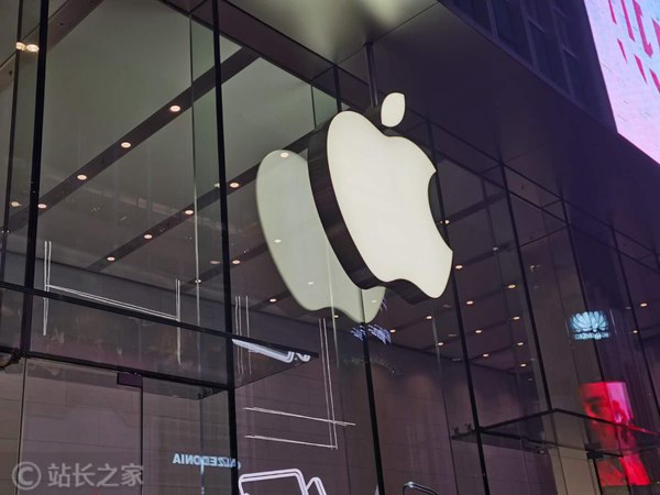 苹果升级商业秘密诉讼，申请禁令阻止OpenAI开发相关AI硬件苹果与OpenAI之间的商业秘密纠纷进一步升级