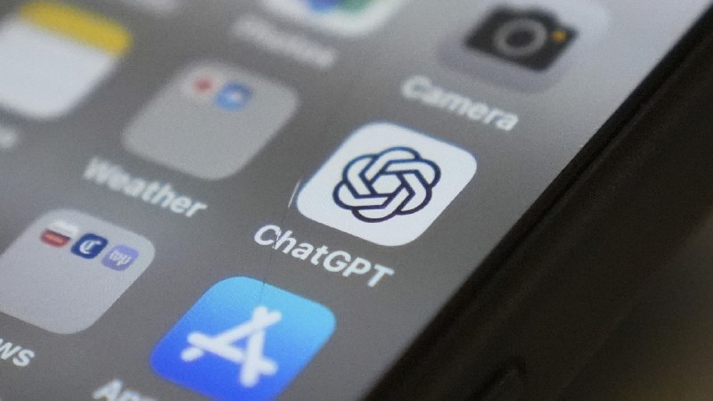 瑞典政府办公室封禁 ChatGPT 与 Claude瑞典政府办公室（Regeringskansliet）从下周一起在员工工作电脑上封禁 ChatGPT 和 Claude，要求改用已批准的 AI 工具，包括微软 Copilot
