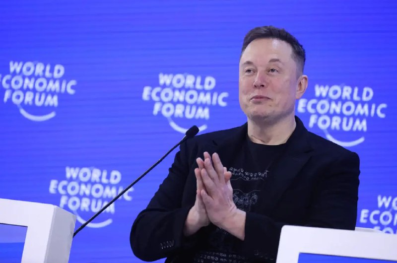 马斯克抨击Anthropic大规模盗用训练数据对于美国AI创业公司Anthropic指控其他公司“蒸馏”其模型一事，埃隆·马斯克(Elon Musk)回应称，Anthropic大规模盗用训练数据