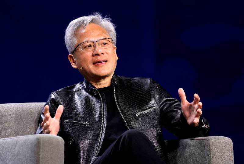 📉 英伟达 CEO 黄仁勋驳斥 AI 取代软件工具论，全球软件股持续走低英伟达首席执行官黄仁勋在思科主办的 AI 会议上表示，关于人工智能将取代软件及相关工具的担忧是“不合逻辑的”