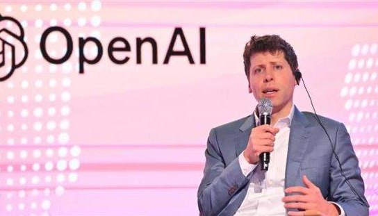 奥尔特曼称自己不适合担任CEO OpenAI上市后或卸任OpenAI首席执行官Sam Altman近日接受采访时透露，虽然公司正推进数万亿美元级的计算基础设施投资计划，但他对上市后继续担任CEO持保留态度