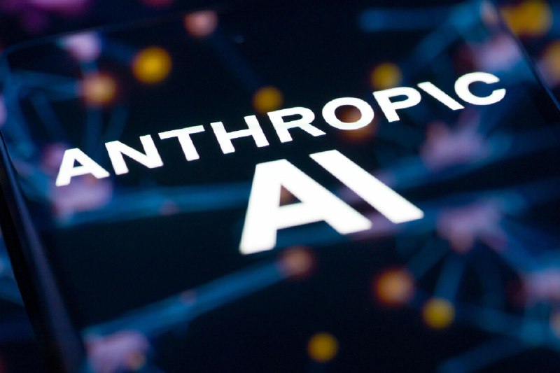 Anthropic回应被美政府封杀：未收到通知 将诉诸法院2月28日，据彭博社报道，美国AI创业公司Anthropic表示，尚未收到“战争部”(国防部)或白宫就谈判进展的任何直接沟通，将在法庭上就任何将其列为供应链风险的认定提出挑战