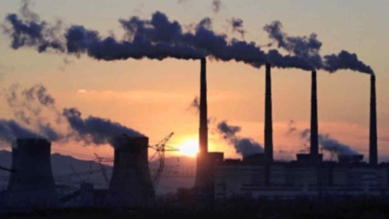 🚗💨电动车和AI：新旧环境问题的双重挑战电动汽车和人工智能的普及可能带来新的环境问题，与工业革命后的污染治理难题异曲同工