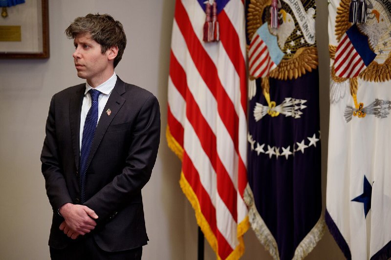 🤖OpenAI CEO不排除与五角大楼合作开发AI武器OpenAI首席执行官Sam Altman表示，他不排除帮助五角大楼开发新型武器平台