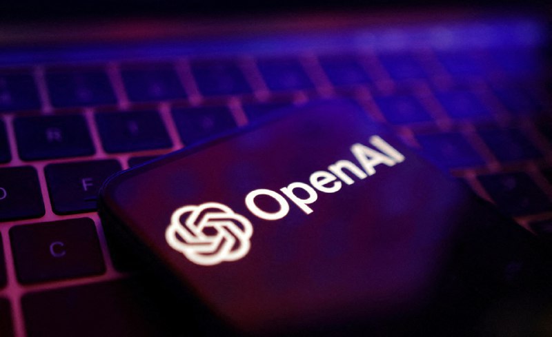 🤖💻 中国AI公司在API限制下提供OpenAI替代方案在OpenAI宣布计划从7月9日开始限制中国和其他不支持地区的API访问后，包括百度和阿里巴巴在内的中国科技巨头正在提供免费代币和迁移服务等激励措施，以吸引用户放弃OpenAI的API