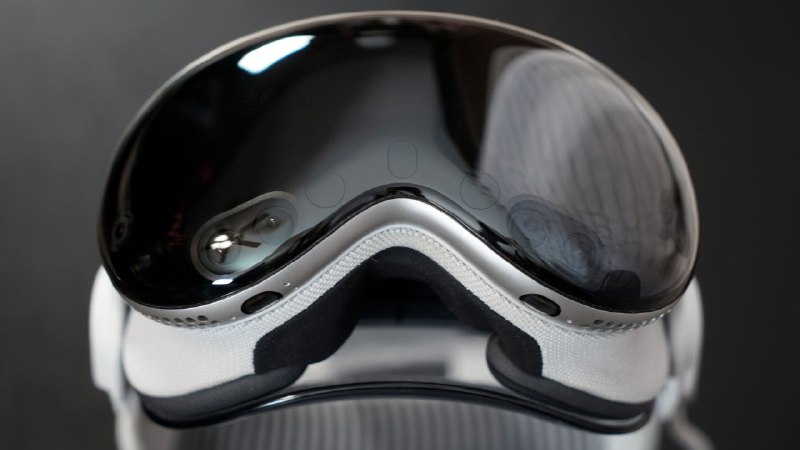 韦德布什称苹果AI战略是灾难：“华尔街没人相信苹果内部会有任何创新”韦德布什证券公司的科技分析师丹·艾夫斯周四接受采访时，将苹果公司的人工智能战略描述为一场“灾难”，并表示该公司正在被微软、谷歌、Meta和英伟达等竞争对手超越