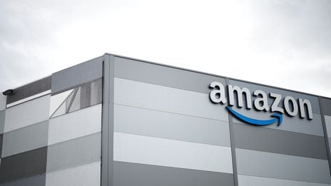 亚马逊考虑向Anthropic追加数十亿美元投资据媒体周四援引知情人士消息报道，亚马逊正考虑向人工智能公司Anthropic追加数十亿美元投资，以强化双方战略合作关系