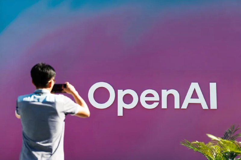 OpenAI自曝AI智能体“反监控”：削弱并关闭内部警报据彭博社报道，OpenAI发现，其AI智能体曾削弱并关闭一个内部监控系统的警报功能，该系统旨在标记其AI模型的不当行为