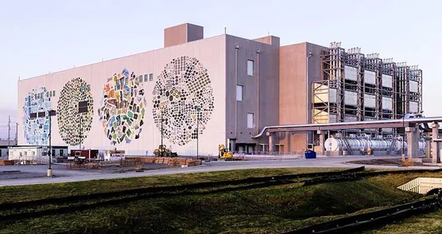 谷歌拟投90亿美元扩大俄克拉何马州云计算和AI基础设施Alphabet旗下的谷歌周三表示，未来两年将在俄克拉荷马州再投资90亿美元，用于扩展云计算和人工智能基础设施