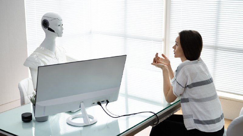 🤖 Stanford 研究：AI 聊天机器人可能违背治疗最佳实践斯坦福大学的一项新研究表明，包括 OpenAI 的 GPT-4o 和 Meta 的 LLaMA 3 在内的主流 AI 模型在提供治疗时，平均有约 20% 的回应不当，远低于人类治疗师 93% 的准确率