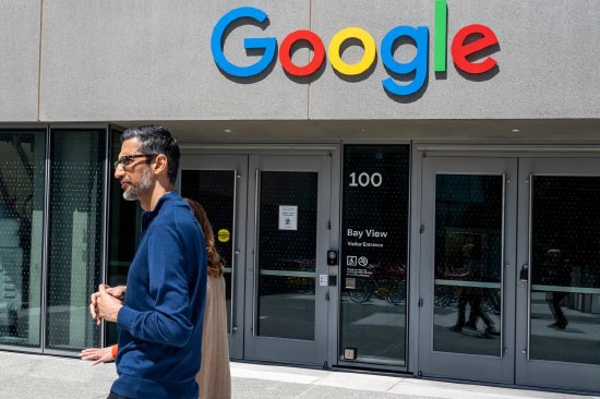 Google CEO警告称司法部提出的救济措施可能会扼杀研发和创新据路透社报道，Google首席执行官桑达尔·皮查伊（Sundar Pichai）周三上午在华盛顿的一场庭审中出庭作证，为公司在该案中的立场辩护