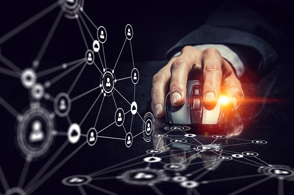 Meta推出内部监测工具，利用员工键鼠操作数据训练AI模型路透社近日披露，Meta正计划通过采集其员工的实时办公数据来训练新一代人工智能模型，旨在构建能够更高效执行任务及响应查询的AI系统