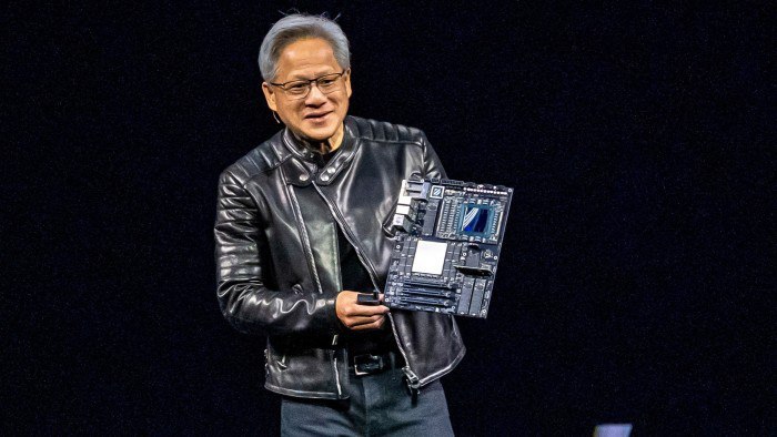 🚀英伟达市值突破4万亿美元，创历史新高英伟达（Nvidia）成为首家市值突破4万亿美元的公司，其股价周三上涨2.8%，达到164.36美元，超越了苹果公司去年12月创下的3.92万亿美元的纪录