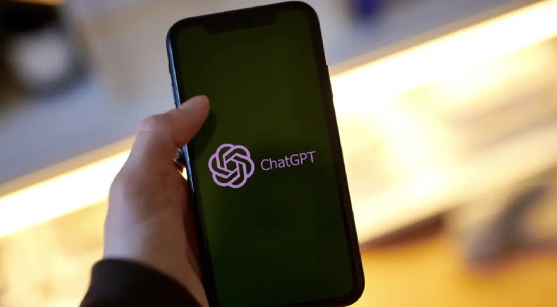 OpenAI遭调查 美参议员要求奥特曼提交ChatGPT风险文件9月19日，据彭博社报道，一位关键美国共和党参议员要求OpenAI CEO萨姆·奥特曼(Sam Altman)提交有关ChatGPT对儿童和青少年可能造成风险的文件和信息，此举扩大了国会对AI聊天机器人的调查范围