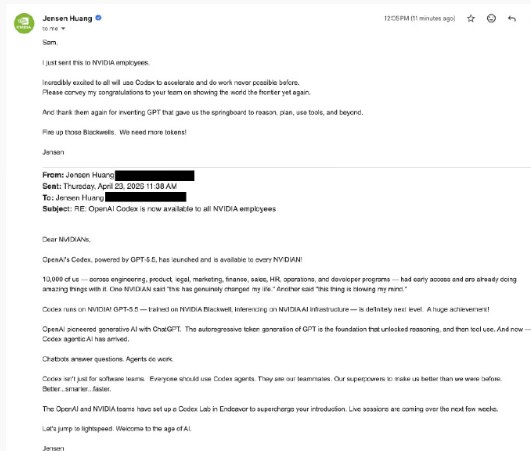 黄仁勋发文要求英伟达全员使用GPT-5.5版OpenAI Codex工具英伟达（NVIDIA）CEO黄仁勋近日通过内部邮件向公司万名员工发出全员指令，要求从工程到人力资源等所有部门必须全面采用基于GPT-5.5架构的OpenAI Codex编程与自动化工具