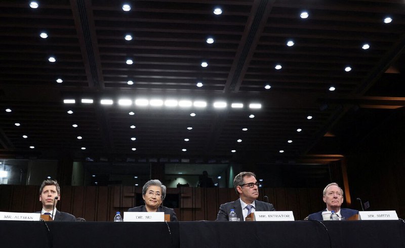 🤖 美AI巨头呼吁：加大出口、改善基础设施，才能击败中国* 核心观点： OpenAI、微软、AMD等美国AI巨头高管在美国参议院听证会上表示，美国在AI竞赛中领先，但需要加强基础设施建设和支持出口，才能保持对中国的优势