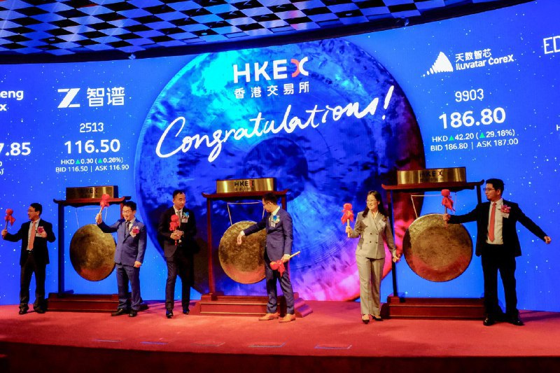 🚀 中国AI发展愿景：在严格监管与全球竞争中寻求平衡中国领导人习近平近期将人工智能比作蒸汽机和互联网级别的技术革命，强调其对经济增长的驱动作用，但同时警告必须防止技术“失控”