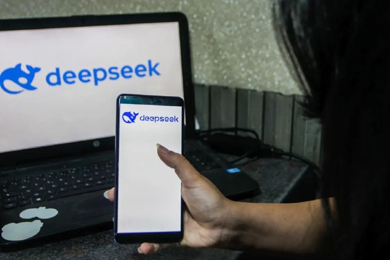 DeepSeek拟在内蒙古建设大型AI数据中心 增加1吉瓦算力7月31日，据彭博社报道，知情人士称，DeepSeek正计划在内蒙古建设一座大型AI数据中心，这是该公司在计算基础设施领域迈出的雄心勃勃的一步