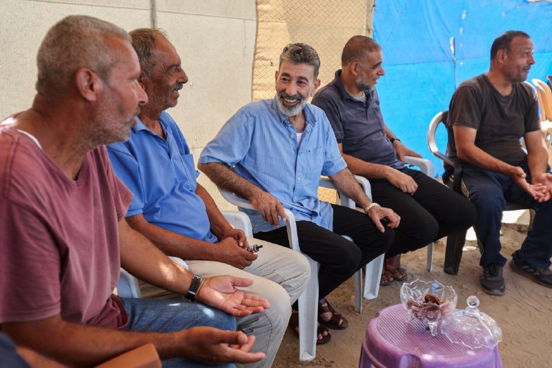 🏠 加沙囚犯的归来伴随着毁灭和失落巴勒斯坦人优素福·米克达德在以色列监狱服刑22年后获释，回到了满目疮痍的加沙地带