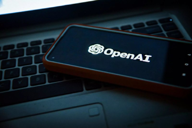 亚马逊弃发 OpenAI题材影片敲定新发行方 计划今年上映由卢卡·瓜达尼诺执导、群星云集，聚焦山姆·奥特曼与OpenAI的影片《人工智能》（Artificial），在被亚马逊米高梅影业放弃发行后，该片发行权被独立电影发行公司霓虹影业（Neon）拿下