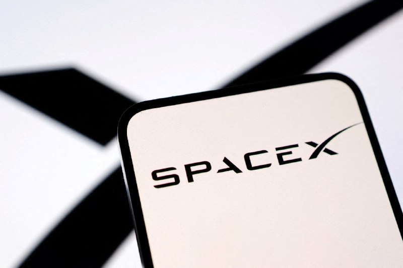 🚀 资本驱动AI竞赛：SpaceX与xAI合并，英伟达与OpenAI深化投资纽带 黄仁勋谈AI应用与安全英伟达（Nvidia）CEO黄仁勋在思科AI峰会上表示，企业应用AI应采取“百花齐放”后再进行筛选的策略
