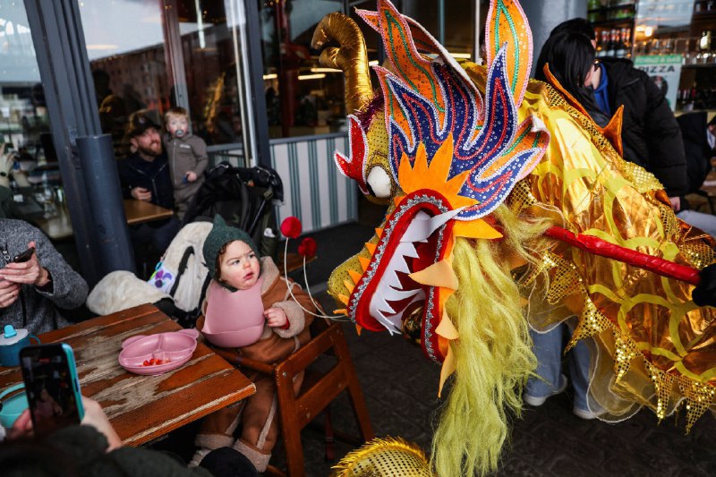 🐎 全球逾十亿人共庆马年新春，科技元素点亮传统佳节2026年2月17日，全球超过10亿人共同迎来农历马年