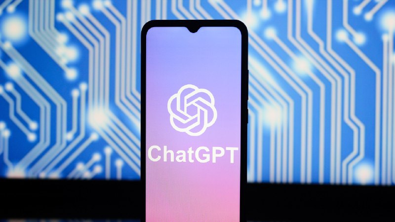 outages Takes Down Major ChatGPT FeatureOpenAI的ChatGPT对话历史功能于2025年7月30日出现罕见故障，导致部分用户丢失了长达三个月的聊天记录和图片