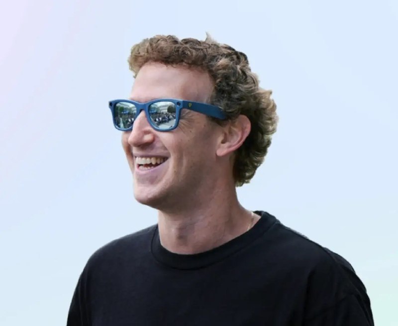 AI眼镜多重要？扎克伯格：没有它，你连认知都会落后7月31日，据科技网站TechCrunch报道，Meta CEO马克·扎克伯格(Mark Zuckerberg)周三在财报电话会议上强调了AI眼镜的重要性