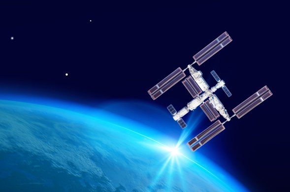 谷歌部署太空算力TPU 功率仅1千瓦跑15分钟就得关机降温当下在马斯克的大力推动下，太空算力是这两年火热的新兴AI市场，谷歌现在也宣布即将部署太空算力，只不过面临的问题还很多