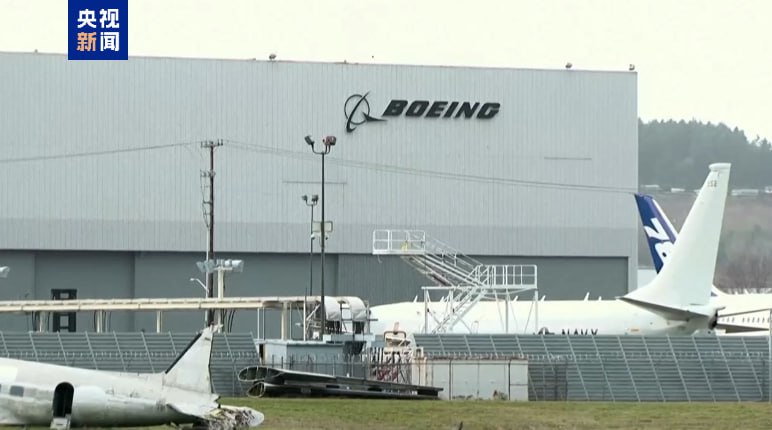 ↩️🖼 印度政府考虑停飞波音787Yummy 😋:印度航空一航班在收到炸弹威胁后在泰国普吉岛紧急迫降 泰国机场当局称，一架从泰国普吉岛飞往印度首都新德里的印度航空公司航班周五收到炸弹威胁，并在普吉岛紧急迫降