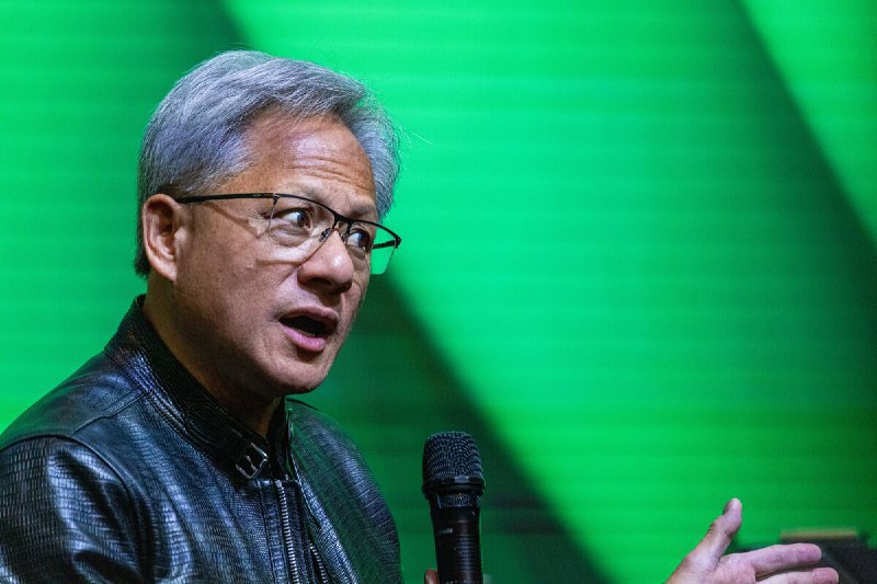 📈 英伟达 CEO 确保 Blackwell 芯片供应充足，缓解生产担忧英伟达公司首席执行官黄仁勋已针对新款 Blackwell 芯片的供应问题发表声明，称生产正在加速，供应将“充足”