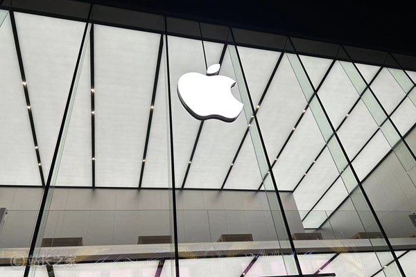 告别“人工智障”:苹果拟将 Siri 转型类 ChatGPT 机器人，代号“Campos”决战 iOS27面对 OpenAI 与谷歌在生成式 AI 领域的步步紧逼，苹果公司正迎来其智能助手发布以来最彻底的变革