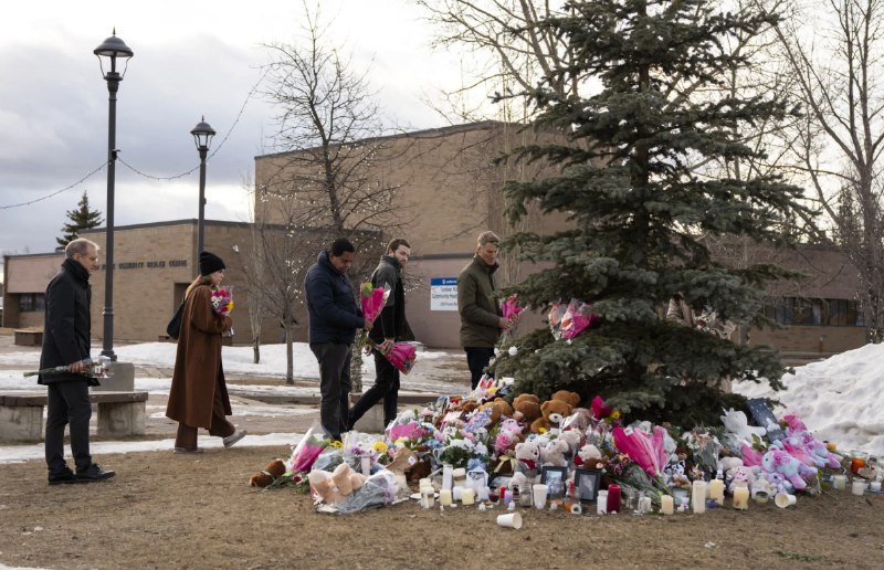 美国佛州总检察长就涉ChatGPT枪击事件调查OpenAI美国佛罗里达州总检察长詹姆斯・乌特迈耶周四宣布，其办公室计划就ChatGPT据称在去年一起致命枪击案中所扮演的角色对OpenAI展开调查