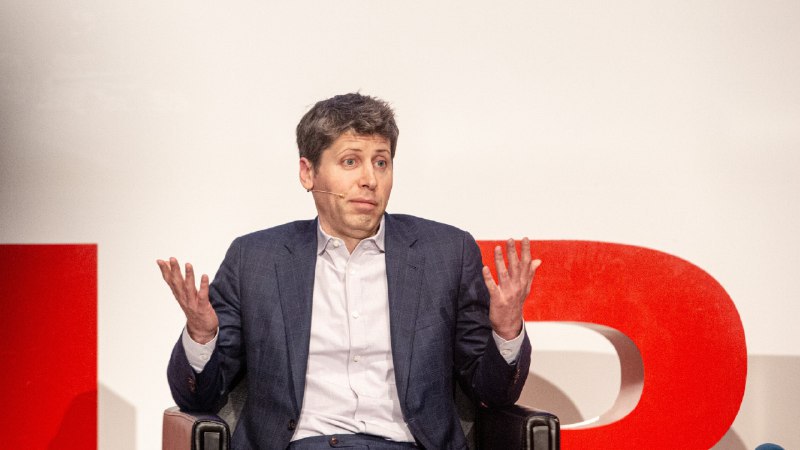 🤖 OpenAI 拟推出高价 AI 智能体，或取代人类工作？OpenAI 正在考虑推出不同价位的 AI 智能体，最高定价达每年 20,000 美元，据称可达到“博士水平”