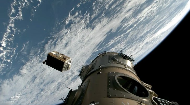 英伟达投资的初创公司Starcloud在太空中训练首个AI模型由英伟达投资的轨道数据中心初创公司Starcloud近日宣布，已成功实现人类首次在太空中训练大语言模型