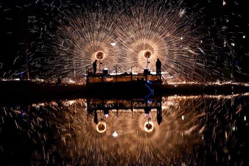 🐎 全球逾十亿人共庆马年新春，科技元素点亮传统佳节2026年2月17日，全球超过10亿人共同迎来农历马年