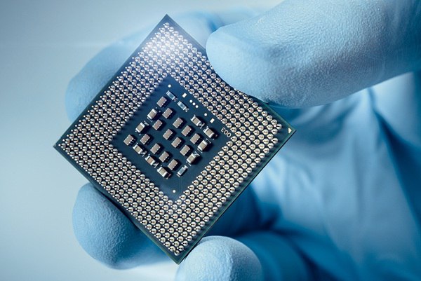 硅光子技术迎来爆发期:英伟达追投，Ayar Labs 获5亿美元 E 轮融资硅光子初创公司Ayar Labs今日宣布成功筹集 5亿美元 的 E 轮融资，旨在加速其共封装光学器件（CPO）技术的量产