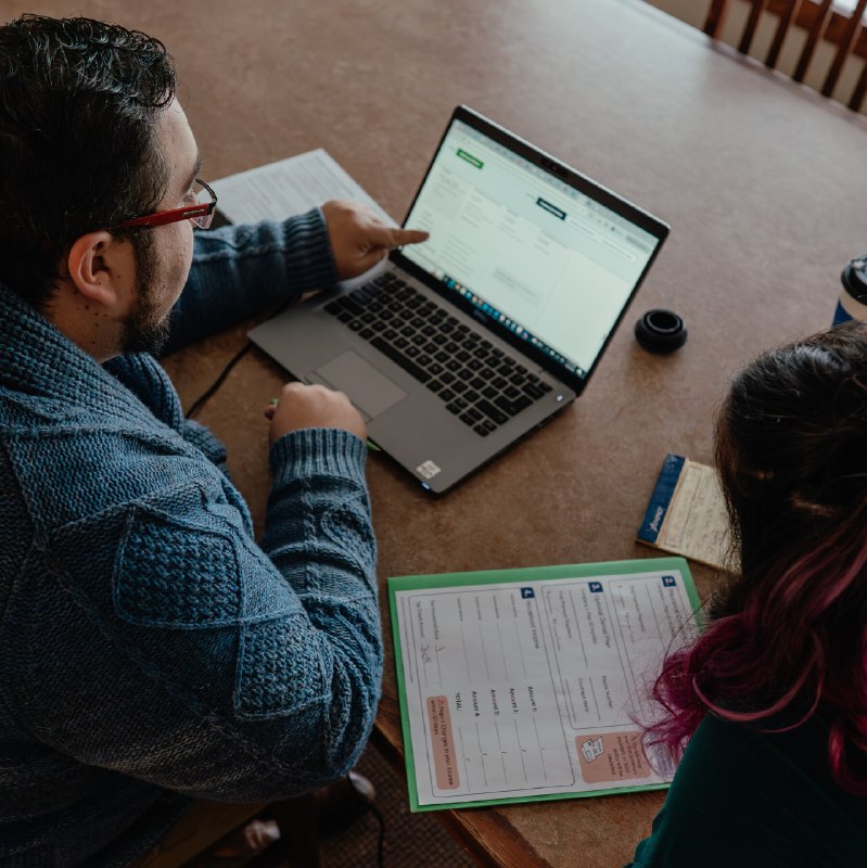 📉特朗普医改法案或致数百万人失去医保共和党的主要政策法案若实施，将通过技术性调整，提高医保成本并增加获取难度，导致数百万Obamacare参保人失去医保